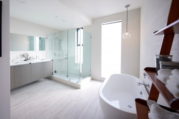 Rénovation de salle de bain tendance avec un carrelage moderne - Meyzieu - Plomberie BJ